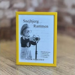 Snejbjerg Nr. 352 Gul Ramme 50x60 Cm. Refleksfrit Glas