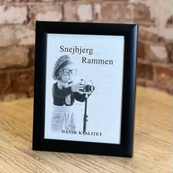 Snejbjerg Nr. 404 24x30 Cm. Mat Sort Ramme Refleksfrit Glas