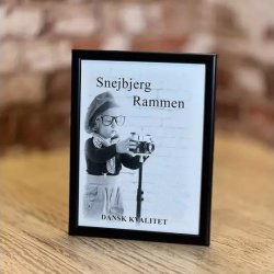 Snejbjerg Nr. 417 18x24 Cm. Mat Sort Ramme "Usynlig glas"