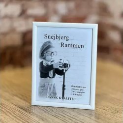 Snejbjerg Nr. 490 Mat Hvid Ramme 24x30 Cm. Refleksfrit Glas