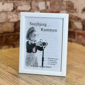 Snejbjerg Nr. 491 Mat Hvid Ramme 18x24 Cm. Refleksfrit Glas