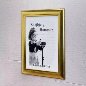 Snejbjerg Nr. 324 18x24 Cm. Guld Ramme 